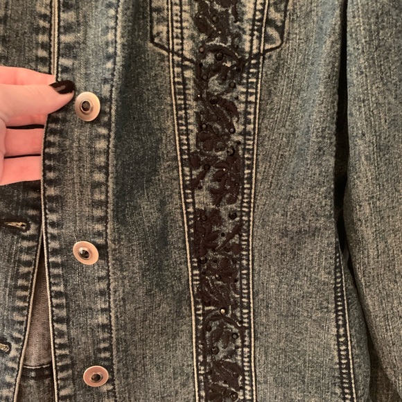 Jean Jacket - Picture 6 of 10